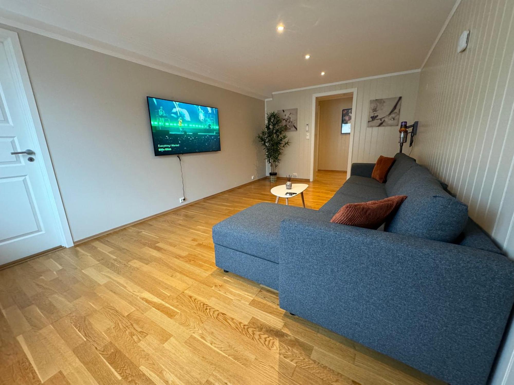 Charming 3-Bedroom Apartment In The Heart Of Kristiansund Exterior photo