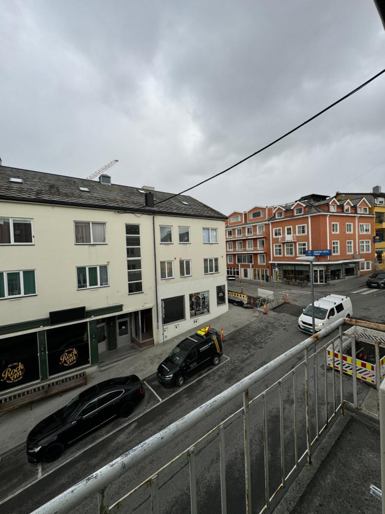 Charming 3-Bedroom Apartment In The Heart Of Kristiansund Exterior photo